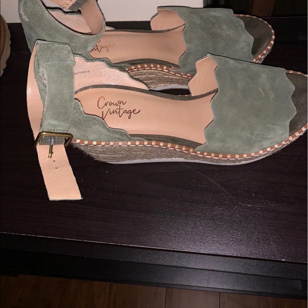 Crown vintage women’s size 7 wedge sandals - Picture 4 of 5